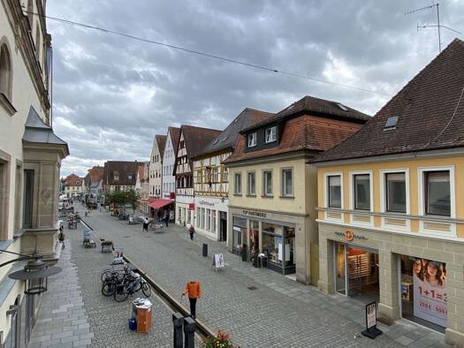 Wohnung zur Miete 1.200 € 4 Zimmer 122 m² 1. Geschoss frei ab sofort Forchheim Forchheim 91301