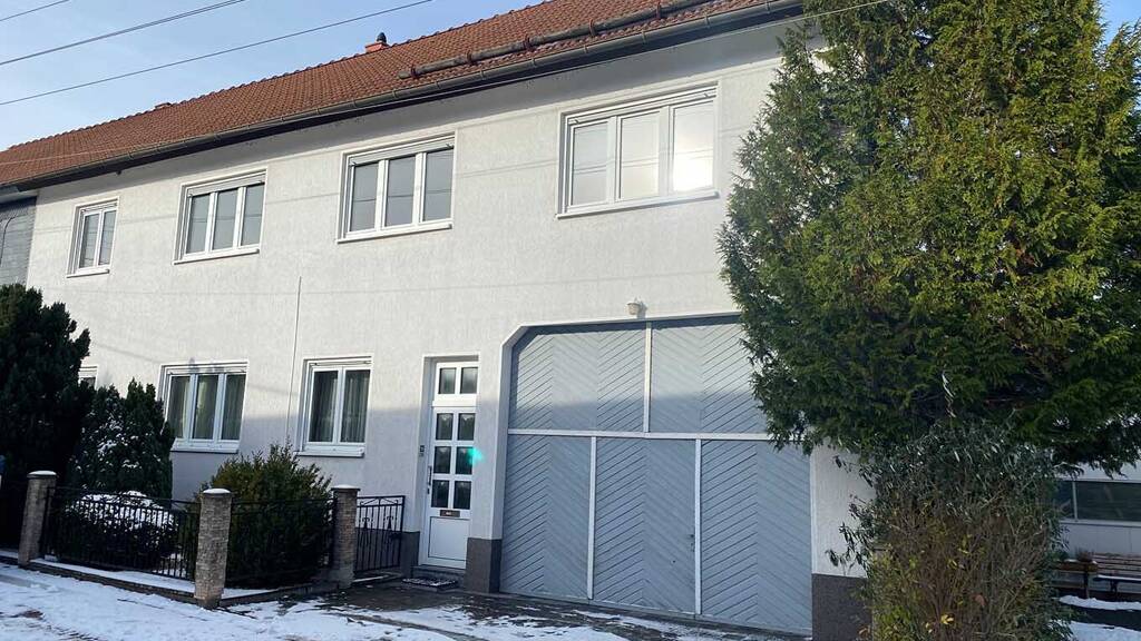 Haus zum Kauf 179.000 € 7 Zimmer 190 m² 460 m² Grundstück Feldstr. 15 Geschwenda 99330