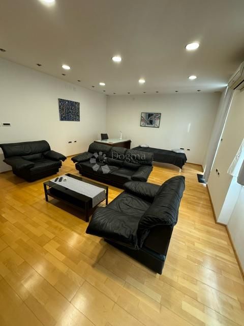 Wohnung zur Miete 1.000 € 3 Zimmer 130 m²<br/>Wohnfläche 2.<br/>Geschoss Belveder 51000