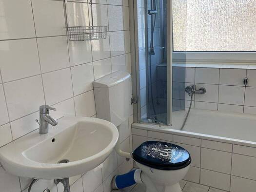 Wohnung zur Miete 630 € 4 Zimmer 87 m² 2. Geschoss frei ab sofort Heinrich Str. 10 Burbach Saarbrücken 66115