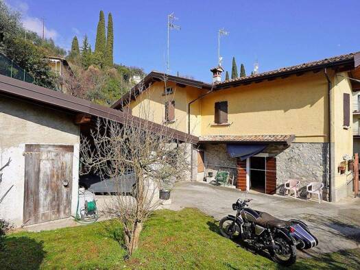 Wohnung zum Kauf 280.000 € 3 Zimmer 115 m² 2 Geschosse frei ab sofort Bornico 14 Toscolano Maderno 25088