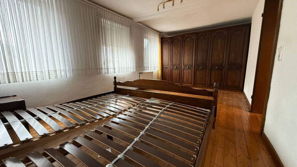 Reihenmittelhaus zum Kauf 190.000 € 3 Zimmer 130 m² 84 m² Grundstück Hochneukirch Jüchen 41363