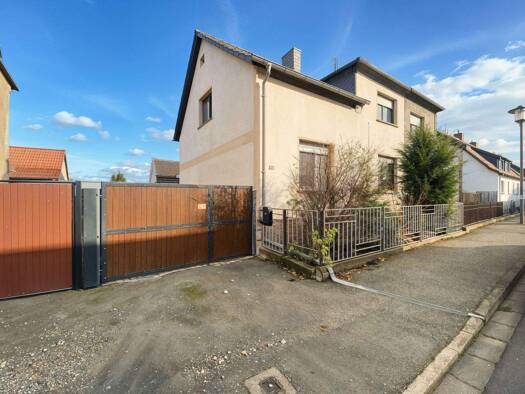 Doppelhaushälfte zum Kauf 169.000 € 5 Zimmer 165 m² 550 m² Grundstück Gräwigstraße 24 Haldensleben 39340