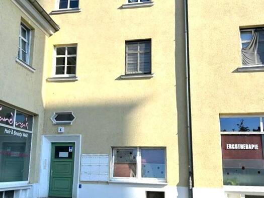 Wohnung zur Miete 270 € 2 Zimmer 50,5 m² 3. Geschoss Wesselinger Straße 4 Leuna 06237