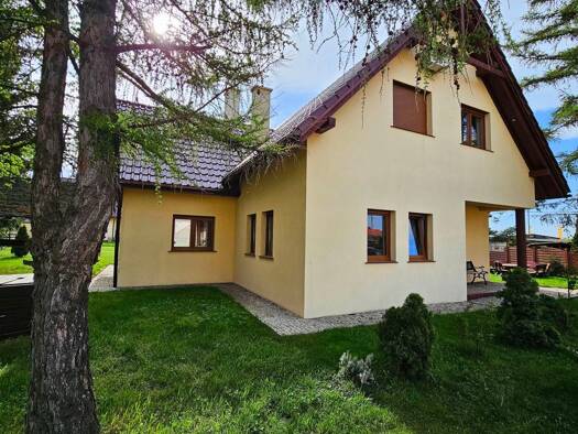 Einfamilienhaus zum Kauf 240.000 € 7 Zimmer 125 m² 1.140 m² Grundstück Jawor 59400