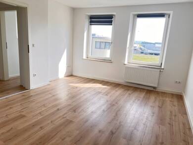 Wohnung zur Miete 600 € 2 Zimmer 58 m² 2. Geschoss frei ab 01.05.2025 Landshuterstrasse Straubing Straubing 94315