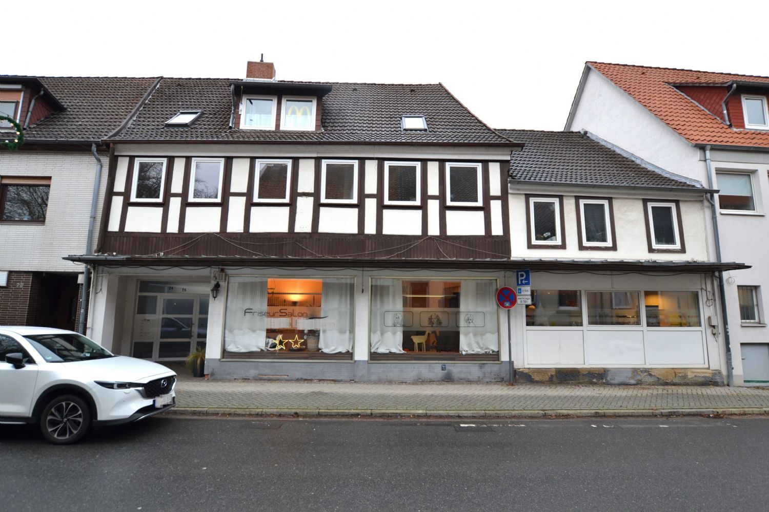 Mehrfamilienhaus zum Kauf 294.900 € 10 Zimmer 300 m²<br/>Wohnfläche 401 m²<br/>Grundstück Hauptstraße 24/26 Eschershausen Gronau 31028