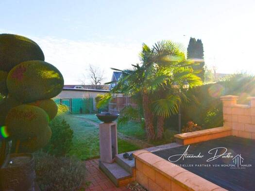 Reihenmittelhaus zum Kauf 5 Zimmer 142,4 m² 248 m² Grundstück Stadtfeld West Magdeburg 39110