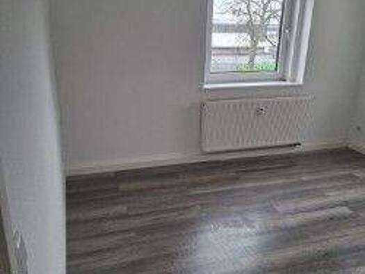 Wohnung zur Miete 340 € 3 Zimmer 58,8 m² 2. Geschoss frei ab sofort Auestraße 112 Glauchau 08371