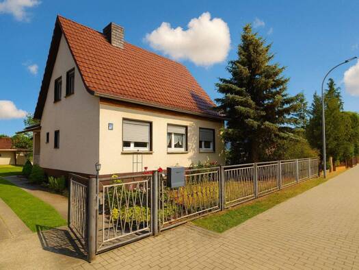 Einfamilienhaus zum Kauf 155.999 € 6 Zimmer 110 m² 998 m² Grundstück Forst-Stadt Forst (Lausitz) 03149