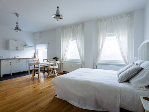 Wohnung zum Kauf 198.000 € 1 Zimmer 40 m² frei ab sofort Neukölln Berlin 12051