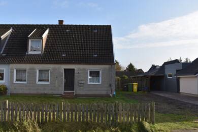 Haus zum Kauf 92.000 € 3 Zimmer 68 m² 888 m² Grundstück frei ab sofort Bredstedt 25821