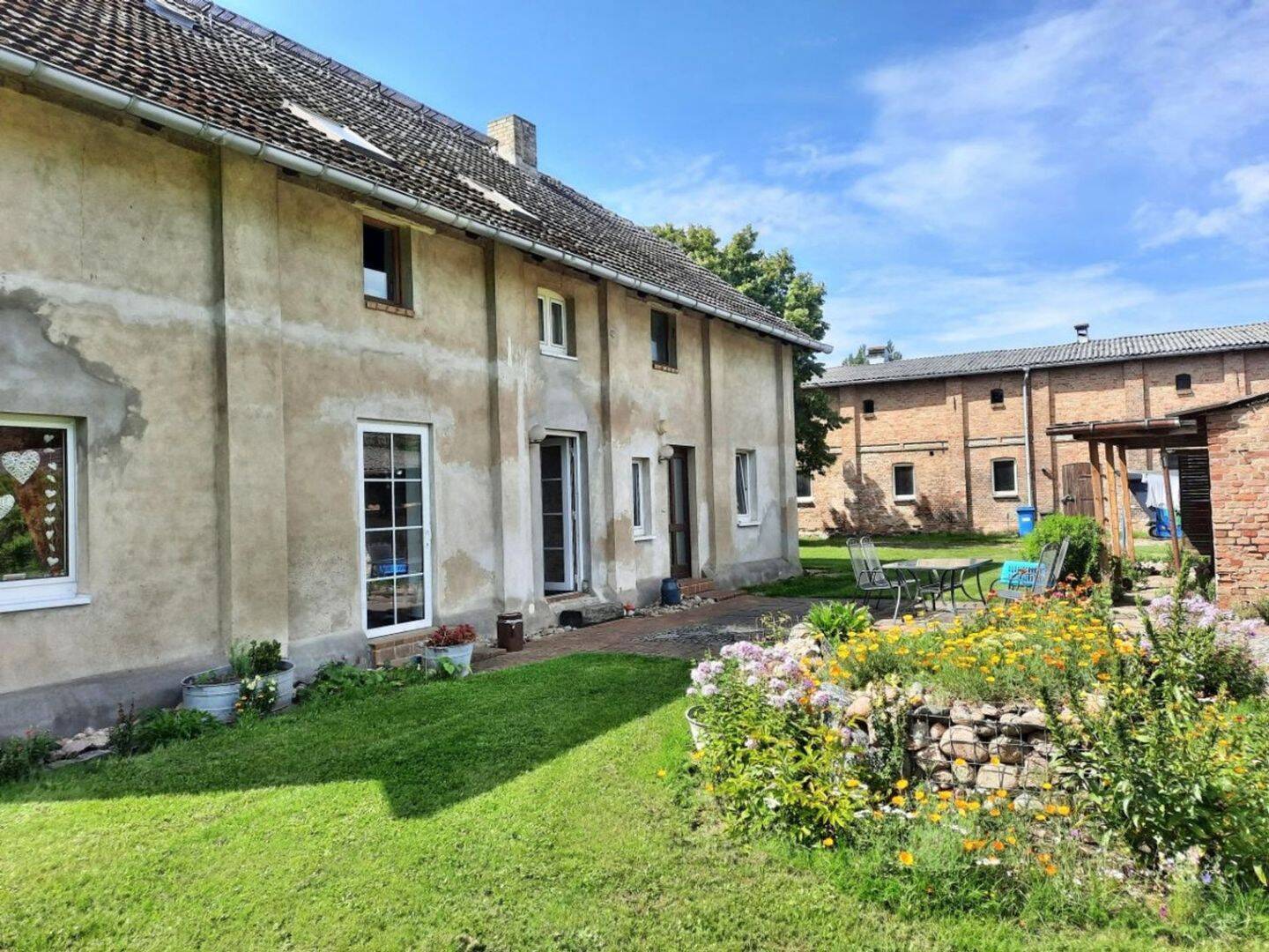 Immobilie in Sarnow - Unglaublich günstig ! Großes Haus mit 2 Wohneinheiten in Sarnow zu verkaufen - Bild 2