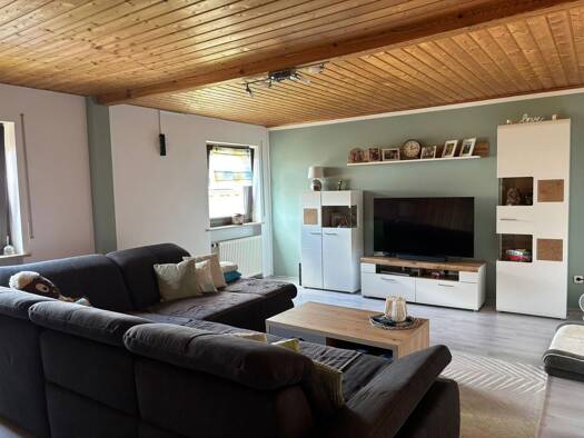 Wohnung zur Miete 850 € 3 Zimmer 100 m² Geschoss 1/2 frei ab 01.11.2025 Medbach Höchstadt a.d.Aisch 91315