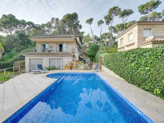 Haus zum Kauf 1.700.000 € 926 m² Grundstück Calonge 17251