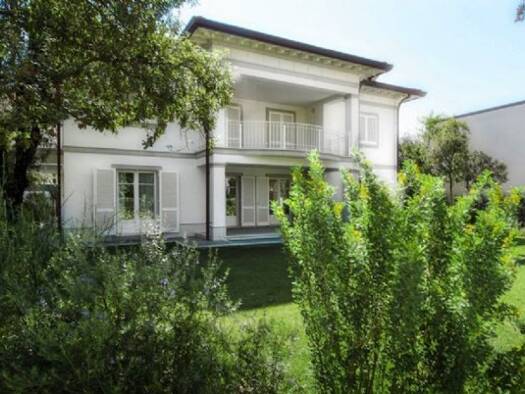 Einfamilienhaus zum Kauf 1 Zimmer 500 m² 1 m² Grundstück Versilia