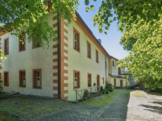 Schloss zum Kauf 1.100.000 € 11 Zimmer 388 m² 3.625 m² Grundstück Frankenhaag Mistelgau 95490