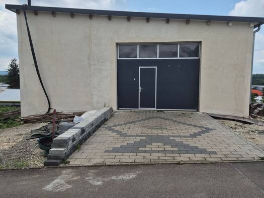 Wohn- und Geschäftshaus zum Kauf 800.000 € 999 m² Grundstück frei ab sofort Dieselstr. 5 Gomaringen 72810