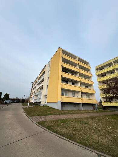Studio zur Miete 200 € 1 Zimmer 35 m² 5. Geschoss Wanslebener Weg 22 Langenbogen Teutschenthal 06179
