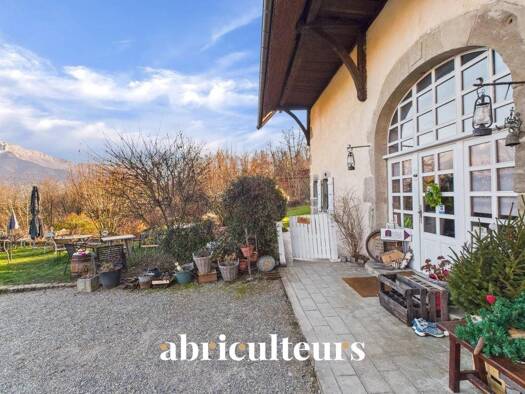 Haus zum Kauf 1.664.000 € 433 m² 2.631 m² Grundstück Charvonnex 74370