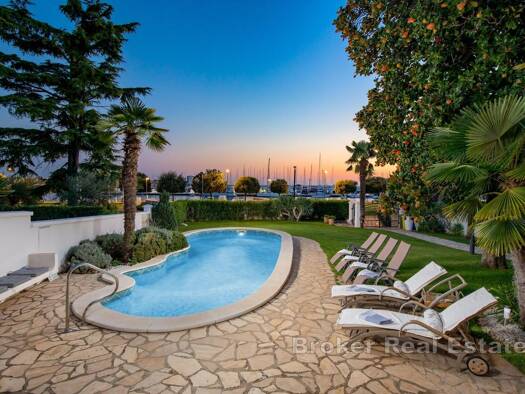 Villa zum Kauf 2.100.000 € 10 Zimmer 480 m² 1.000 m² Grundstück Umag 52470