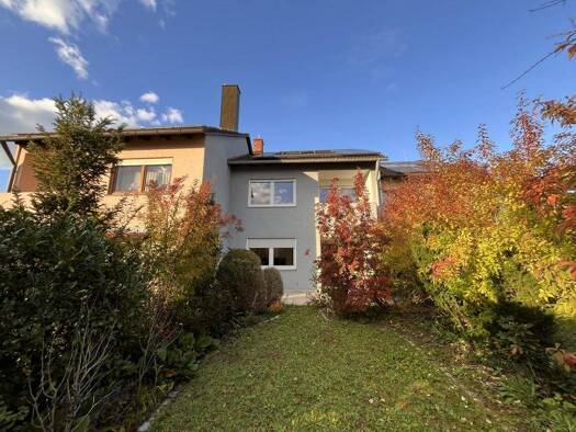 Reihenmittelhaus zur Miete 1.500 € 5 Zimmer 124 m² 250 m² Grundstück Lappersdorf 93138