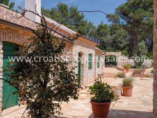 Haus zum Kauf 3.650.000 € 5 Zimmer 280 m² Hvar