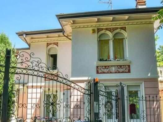 Haus zum Kauf 998.000 € 300 m² 1.000 m² Grundstück Varese 21100