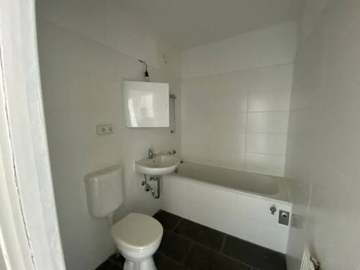 Wohnung zur Miete 439 € 4 Zimmer 70 m² 4. Geschoss frei ab 01.12.2026 Richard-Paulick-Straße 15 Südliche Neustadt Halle (Saale) 06124