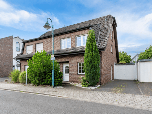 Doppelhaushälfte zum Kauf 450.000 € 4 Zimmer 121 m² 221 m² Grundstück Bergheim Rheinhausen 47228