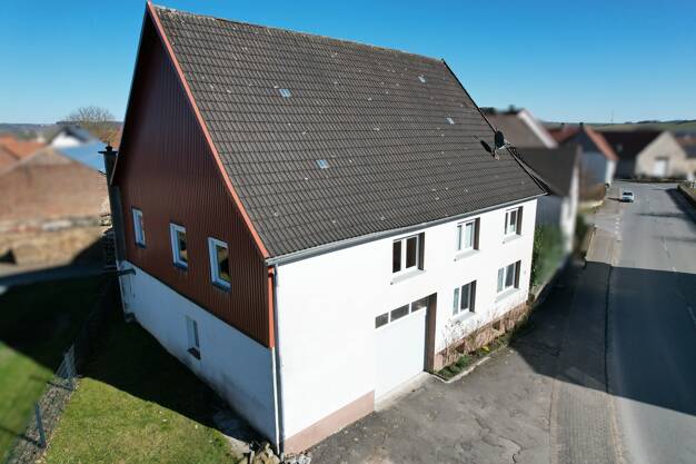 Einfamilienhaus zum Kauf 139.000 € 10 Zimmer 167 m² 1.129 m² Grundstück Schloßstraße 5 Natzungen Borgentreich 34434