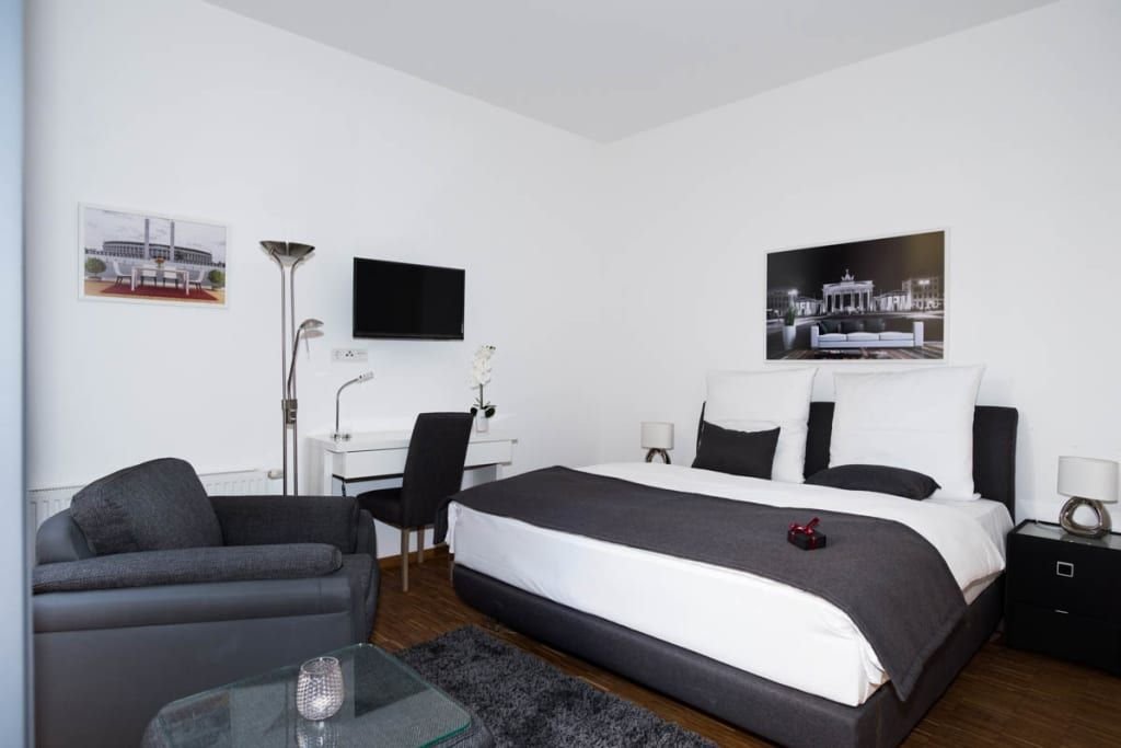 Wohnung zur Miete Wohnen auf Zeit 1.590 € 1 Zimmer 35 m²<br/>Wohnfläche 01.02.2025<br/>Verfügbarkeit Brunnen Straße Mitte Berlin 10119