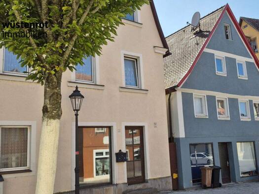 Stadthaus zum Kauf 220.000 € 6 Zimmer 90 m² 181 m² Grundstück Feuchtwangen 91555