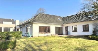 Haus zum Kauf 690.000 € 6 Zimmer 257 m² 2.951 m² Grundstück frei ab sofort Rendsburg 24768