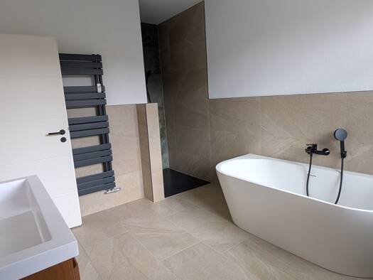 Wohnung zur Miete 563 € 2,5 Zimmer 75 m² Geschoss 2/3 frei ab sofort Stollberg Stollberg/Erzgebirge 09366