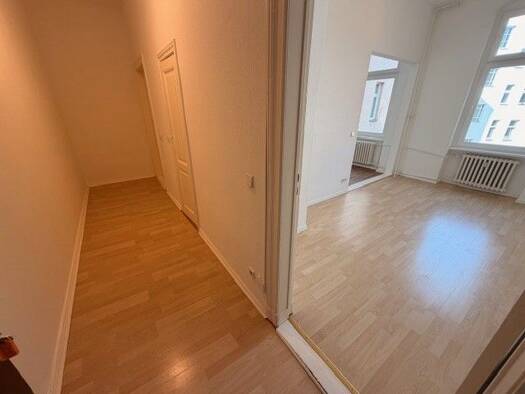 Studio zur Miete 384 € 1 Zimmer 32,5 m² 3. Geschoss frei ab 01.05.2026 Rathenower Str. 25 Moabit Berlin 10559