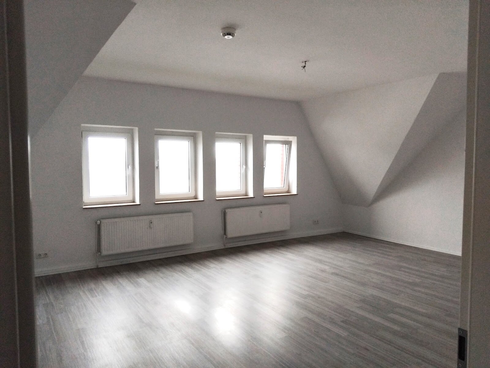 Wohnung zur Miete nur mit Wohnberechtigungsschein 329 € 2 Zimmer 62,8 m²<br/>Wohnfläche 3.<br/>Geschoss 16.01.2025<br/>Verfügbarkeit Ückendorfer Str. 45 Ückendorf Gelsenkirchen 45886