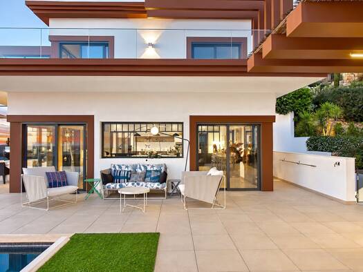 Haus zum Kauf 2.890.000 € 595 m² 1.692 m² Grundstück Santa Bárbara de Nexe 8005