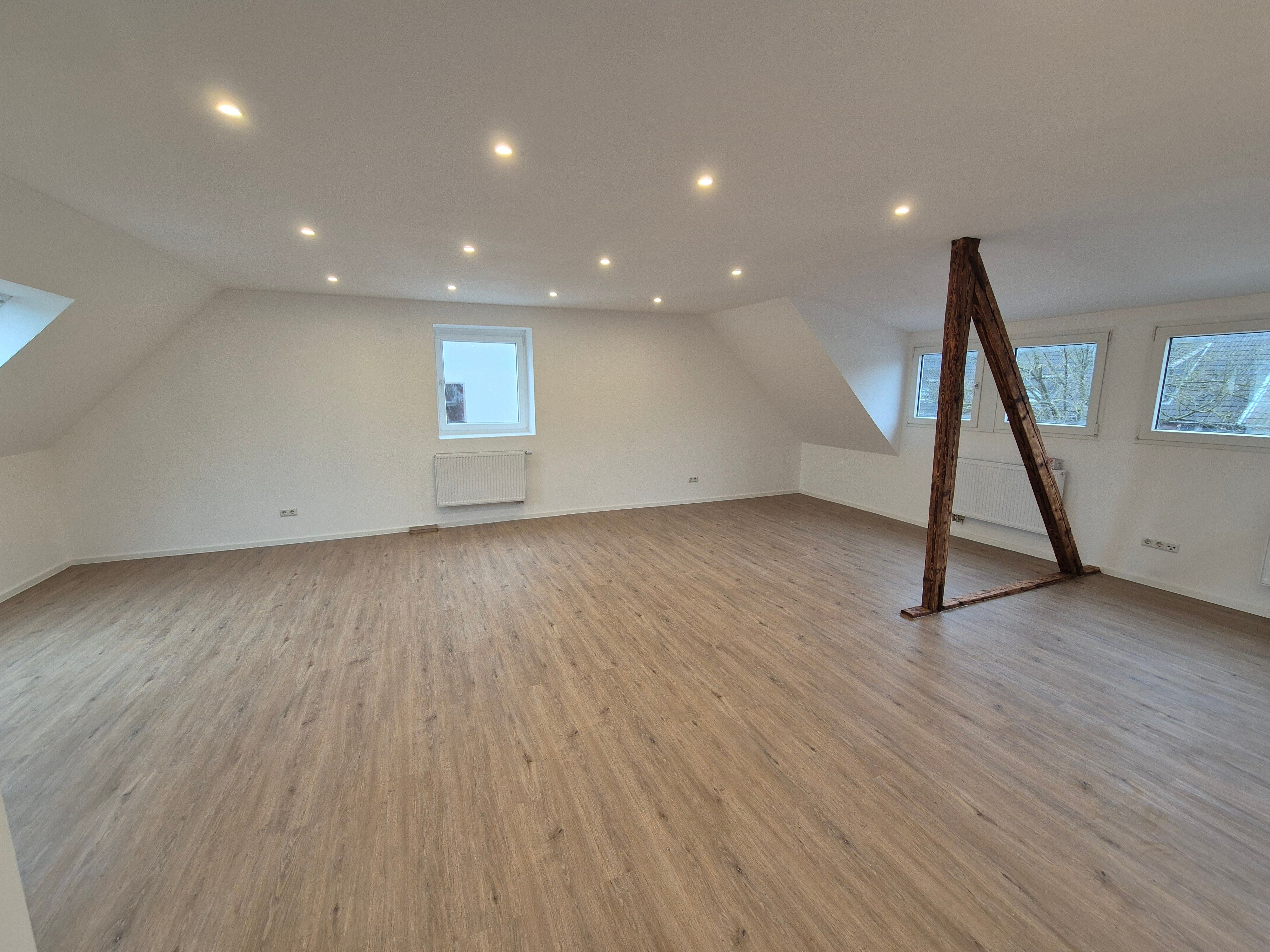 Wohnung zur Miete 790 € 1 Zimmer 96 m²<br/>Wohnfläche 2.<br/>Geschoss Schmachtendorfer Straße 50 Holten Oberhausen 46147