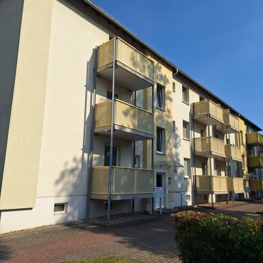 Wohnung zur Miete 300 € 2 Zimmer 43,4 m² EG frei ab sofort Straße der Freundschaft 23 Pausitzer Delle Riesa 01589