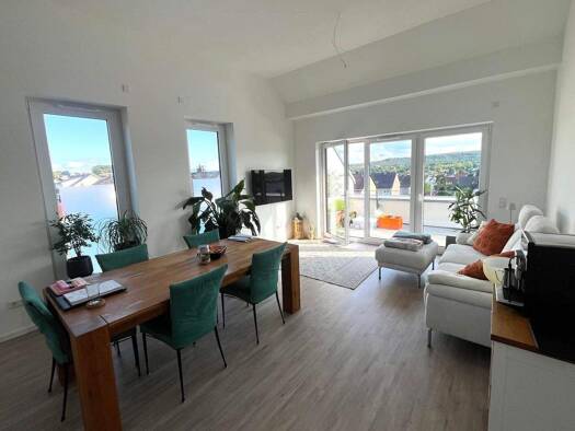 Wohnung zur Miete 1.290 € 3 Zimmer 94,3 m² 1. Geschoss frei ab 01.01.2026 An der Hagenau 21 Heroldsbach 91336