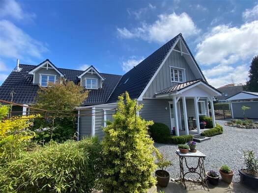 Mehrfamilienhaus zum Kauf als Kapitalanlage geeignet 1.354.000 € 11 Zimmer 349 m² 1.337 m² Grundstück Wendtorf 24235