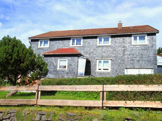 Haus zum Kauf 85.000 € 9 Zimmer 242 m² frei ab sofort Waffenrod Eisfeld 98673