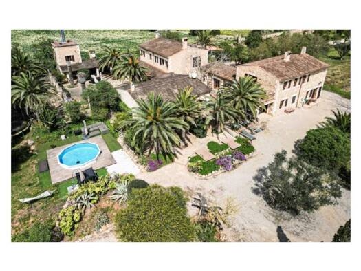 Bauernhaus zum Kauf 2.250.000 € 8 Zimmer 856 m² 15.628 m² Grundstück Campos 07630
