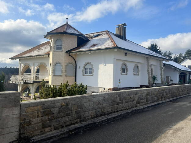 Villa zum Kauf provisionsfrei 1.690.000 € 10 Zimmer 400 m² 2.000 m² Grundstück Birkenwaldstrasse 43 Unterdeufstetten Fichtenau 74579