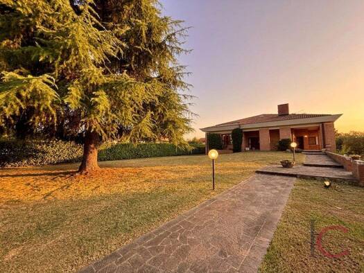 Haus zum Kauf 448.000 € 12 Zimmer 450 m² 5.000 m² Grundstück IT - San Giovanni Al Natisone 33048