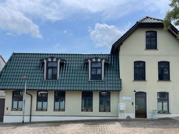 Einfamilienhaus zum Kauf 850.000 € 8 Zimmer 280 m² 1.750 m² Grundstück frei ab sofort Radewell-Osendorf Halle (Saale) 06132