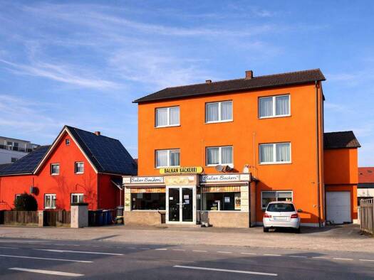 Mehrfamilienhaus zum Kauf 789.000 € 8 Zimmer 221 m² 391 m² Grundstück frei ab sofort Neumarkt Neumarkt in der Oberpfalz 92318