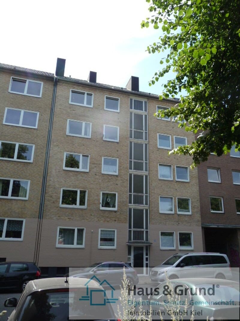 Wohnung zur Miete 590 € 1 Zimmer 39,1 m²<br/>Wohnfläche 3.<br/>Geschoss 01.12.2024<br/>Verfügbarkeit Waitzstraße 39a Blücherplatz Kiel 24105