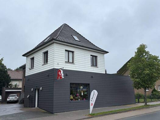 Haus zum Kauf 18 Zimmer 168,9 m² 804 m² Grundstück Hillentrup Dörentrup 32694